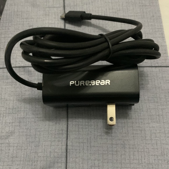 Pure.gear wall charger +USB+A PORT - Picture 3 of 5